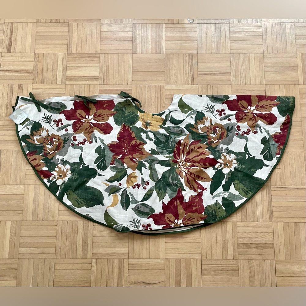 NWT Studio McGee Threshold Floral Treeskirt